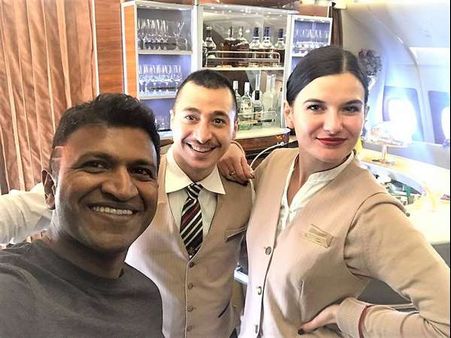 'ಪ್ಯಾರಿಸ್' ಪ್ರವಾಸದಲ್ಲಿ ಪುನೀತ್ ರಾಜ್ ಕುಮಾರ್ ಮಿಂಚಿಂಗ್