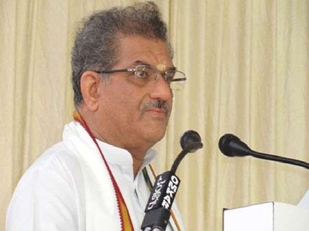 'ಸರಿಗಮಪ' ವೇದಿಕೆಯಲ್ಲಿ ಧರ್ಮಸ್ಥಳದ ಧರ್ಮಾಧಿಕಾರಿ ವಿರೇಂದ್ರ ಹೆಗ್ಗಡೆ