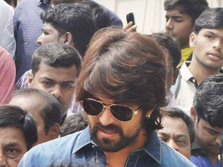 ಚುನಾವಣಾ ಪ್ರಚಾರಕ್ಕೆ ಯಶ್ ಬರಬೇಕಂದ್ರೆ ರಾಜಕಾರಣಿಗಳು 'ಈ' ಕಂಡೀಷನ್ ನ ಒಪ್ಪಿಕೊಳ್ಳಲೇಬೇಕು.!