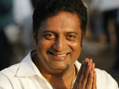 ಇಂತಹ ಟೈಮಲ್ಲೂ ಹಾಸ್ಯಚಟಾಕಿ ಹಾರಿಸಿದ ಪ್ರಕಾಶ್ ರೈ