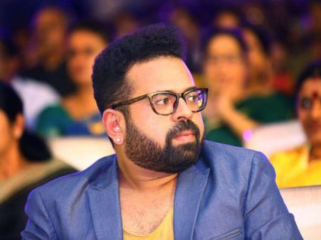 ರಾಜಕೀಯ 'ದೊಂಬರಾಟ' ನೋಡಿ ಸಂತೋಷ್ ಆನಂದ್ ರಾಮ್ ಬೇಸರ