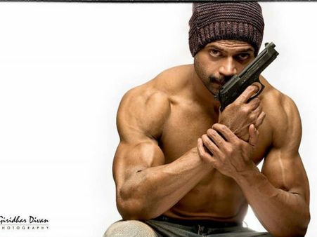 ವಿನೋದ್ ಪ್ರಭಾಕರ್ 'ಸಿ ಎಂ' ಆಗೋದಕ್ಕೆ ಬೇಕಿದೆ ಉಪ್ಪಿ ಪರ್ಮಿಷನ್