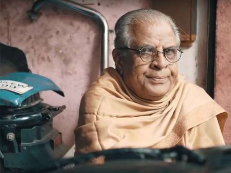 'ನೀರ್ ದೋಸೆ' ತಿನ್ನಿಸಿದ್ದ ದತ್ತಣ್ಣ ಈಗ 'ಕಿಸ್' ಕೊಡೋಕ್ಕೆ ಬಂದರು