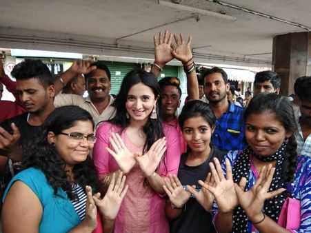 'ಚಿಟ್ಟೆ'ಗಾಗಿ ರಸ್ತೆಗಿಳಿದ ಕೊಡಗಿನ ಕುವರಿ ಹರ್ಷಿಕಾ