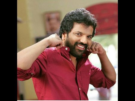 ಸಿನಿಮಾದಿಂದ ಆಚೆ 'ಹೊಸ ಹೆಜ್ಜೆ'ಯಿಟ್ಟ ಸತೀಶ್ ನೀನಾಸಂ