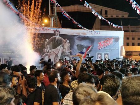 11 ಗಂಟೆಯ ಬಳಿಕ ಬೆಂಗಳೂರಿನಲ್ಲಿ 'ಕಾಲಾ' ಬಿಡುಗಡೆ ?