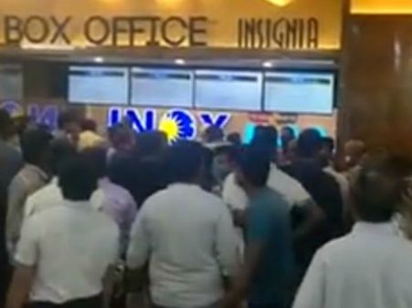 ಮಂತ್ರಿ ಮಾಲ್ ನಲ್ಲಿ 'ಕಾಲಾ' ಪ್ರದರ್ಶನ ಶುರು.! ಟಿಕೆಟ್ ಗಾಗಿ ರಶ್ಶೋ ರಶ್ಶು.!