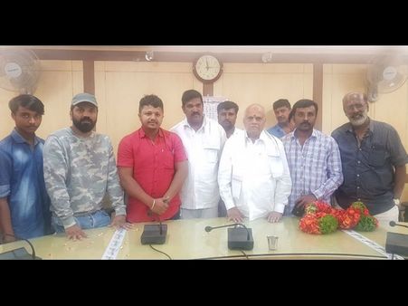 'ಅಯೋಗ್ಯ' ವಿವಾದ ಸುಖಾಂತ್ಯ: ಬೇಸರದಿಂದ ಟ್ಯಾಗ್ ಲೈನ್ ಕೈಬಿಟ್ಟ ನಿರ್ದೇಶಕ