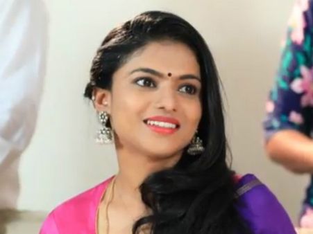 ಪ್ರೀತಿಗೆ ಕೊಳ್ಳಿ ಇಟ್ಟು ನಕಲಿ ಐಎಎಸ್ ಅಧಿಕಾರಿ ಜೊತೆ ಮದುವೆ ಆಗ್ತಾಳಾ ಜಾನಕಿ.?