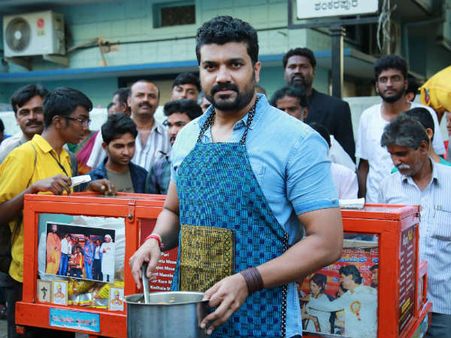 ಬೀದಿಬೀದಿಯಲ್ಲಿ ಭೇಲ್ ಪೂರಿ ಮಾರಿದ ನಟ ಸೃಜನ್ ಲೋಕೇಶ್.!