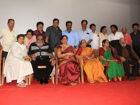 ಟಿಕೆಟ್ ತಗೊಂಡು 'ನಾಗರಹಾವು' ಸಿನಿಮಾ ನೋಡ್ತಿನಿ ಎಂದ ಅಂಬಿ