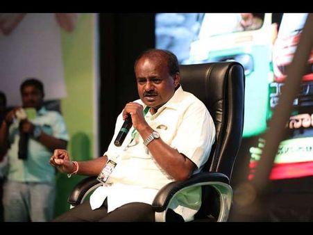 ಸಿ ಎಂ ಕುಮಾರ ಸ್ವಾಮಿ ಇಂದಿಗೂ ಹೆದರೋದು ಇವರೊಬ್ಬರಿಗೆ !