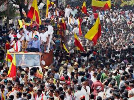 ಡಬ್ಬಿಂಗ್ ಗೆ ಬೆಂಬಲ ಸೂಚಿಸಿದ ರಾಜಕೀಯ ಗಣ್ಯರು