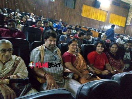 ನಾಗರಹಾವು ಚಿತ್ರ ಕಣ್ತುಂಬಿಕೊಂಡ ಚಾಮಯ್ಯ ಮೇಷ್ಟ್ರು ಫ್ಯಾಮಿಲಿ