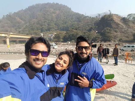 'ಸೆಲ್ಫಿ' ಸಹವಾಸ ಕೆಲವರಿಗೆ ಇಷ್ಟವಾಯ್ತು, ಕೆಲವರಿಗೆ ಕಿರಿಕಿರಿಯಾಯ್ತು