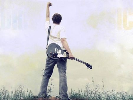 4ನೇ ವಯಸ್ಸಿಗೆ ಹಾರ್ಮೋನಿಯಂ ಹಿಡಿದ್ದಿದ ಈ ಹುಡುಗ ಕೊನೆಗೂ ಮ್ಯೂಸಿಕ್ ಡೈರೆಕ್ಟರ್ ಆದ