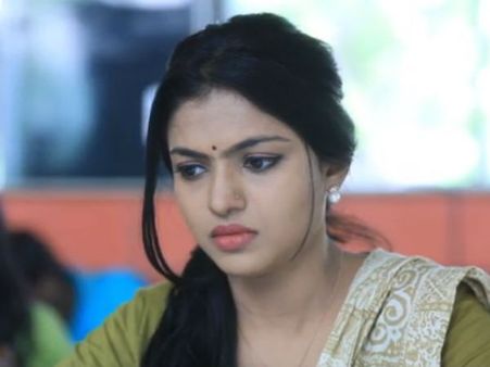 ವಿಡಿಯೋ: 'ಮಗಳು ಜಾನಕಿ' ಹಾಡನ್ನ ಮುದ್ದಾಗಿ ಹಾಡಿರುವ ಮುದ್ದು ಪುಟಾಣಿ