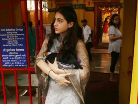 ದೇವಸ್ಥಾನಕ್ಕೆ ಹೋದರೂ ತಾರೆಯರಿಗೆ ಪ್ರೈವಸಿ ಇಲ್ಲ.!