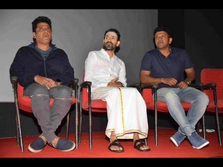 ರಾಜ್ ಕುಟುಂಬದ ಮನೆ ಮೂರಾದರೇನಾಯ್ತು, ಪ್ರೀತಿಗೆ ಒಂದೇ ಬಾಗಿಲು