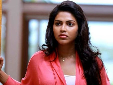 'ಹೆಬ್ಬುಲಿ' ನಟಿ ಅಮಲಾ ಪೌಲ್ ಗೆ ಕಿರುಕುಳ ಕೊಟ್ಟಿದ್ರಂತೆ ನಿರ್ದೇಶಕ ಸುಶಿ