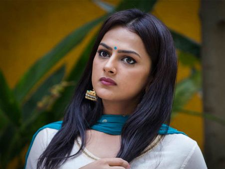 ಬೆಂಗಳೂರಿನಿಂದ ಕೊಚ್ಚಿಗೆ ಹೋಗುವಾಗ ಶ್ರದ್ಧಾಗೆ ಕೆಟ್ಟ ಅನುಭವ.! ಪ್ರೂಫ್ ಬೇಕಾ.?