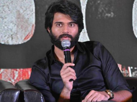 ಬೆಂಗಳೂರಿಗೆ ಬಂದಿದ್ದ ವಿಜಯ ದೇವರಕೊಂಡ ರಕ್ಷಿತ್, ರಶ್ಮಿಕಾ ಬಗ್ಗೆ ಹೀಗಂದ್ರು!