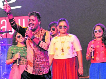 ನವೀನ್ ಸಜ್ಜು, ಶೆರ್ಲಿ ಸೇಟಿಯ ಗಾನ ಸುಧೆಯಲ್ಲಿ ಮಿಂದ ಯುವ ಸಮೂಹ