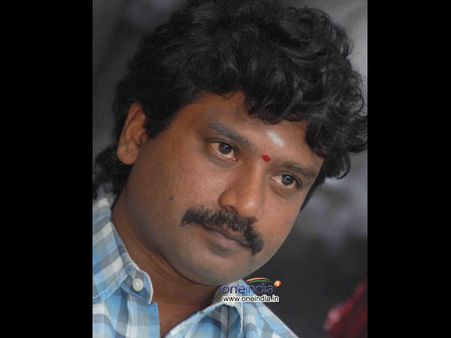 'ದಿ ವಿಲನ್' ಬಿಡುಗಡೆ: ನರ್ತಕಿ ಚಿತ್ರಮಂದಿರದಲ್ಲಿ ನಿರ್ದೇಶಕ ಪ್ರೇಮ್ ಆಕ್ರೋಶ