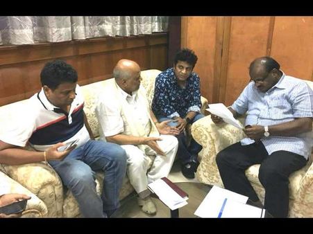 ಮುಖ್ಯಮಂತ್ರಿ ಎಚ್ ಡಿ ಕುಮಾರಸ್ವಾಮಿ ಭೇಟಿ ಮಾಡಿದ ಶಿವಣ್ಣ