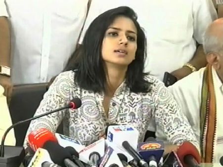 ಸರ್ಜಾ ಆಪ್ತನ ವಿರುದ್ಧ ಪೊಲೀಸರಿಗೆ ದೂರು ನೀಡಿದ ಶ್ರುತಿ