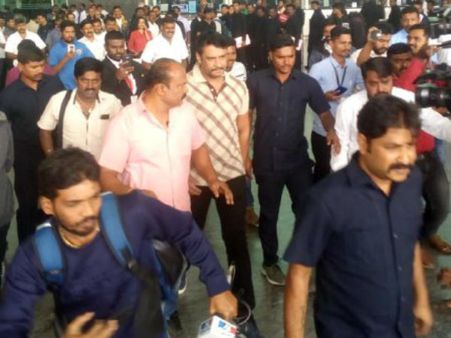 ಅಪ್ಪಾಜಿ ದರ್ಶನಕ್ಕಾಗಿ ಸ್ವೀಡನ್ ನಿಂದ ಬಂದಿದ್ದು ದರ್ಶನ್ ಒಬ್ಬರೇ