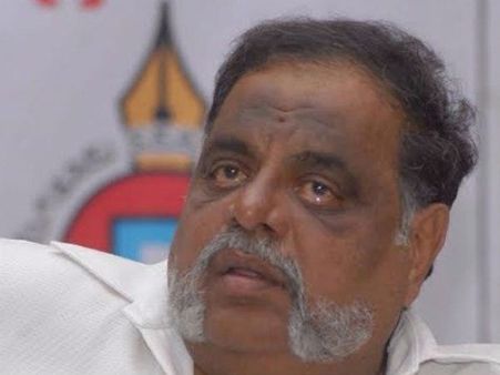 ಅಂಬಿ ವಿಧಿವಶ: ವಿಕ್ರಂ ಆಸ್ಪತ್ರೆಯಲ್ಲಿ ಗಣ್ಯರ ದಂಡು