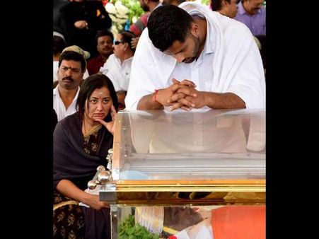 ಈ ಭಾವನಾತ್ಮಕ ಫೋಟೋ ಹಿಂದಿನ ಛಾಯಾಗ್ರಾಹಕ ಇವರೇ