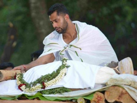 ಅಂಬಿ ಕುಟುಂಬಸ್ಥರಿಂದ ಅಸ್ತಿ ಪೂಜೆ ಮತ್ತು ಹಾಲು ತುಪ್ಪ ಕಾರ್ಯ