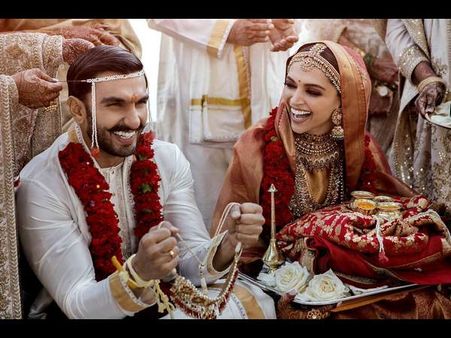 ಅಂತೂ-ಇಂತೂ ದೀಪಿಕಾ-ರಣ್ವೀರ್ ಮದುವೆ ಫೋಟೋ ಹೊರಬಿತ್ತು.!