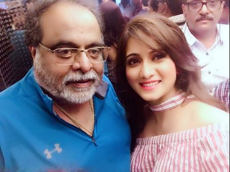 ಅಂಬರೀಶ್ ನಿಧನದ ಸುದ್ದಿ ಹರ್ಷಿಕಾಗೆ ಈಗ ತಿಳಿಯಿತಂತೆ.! ಹಾಗಾದ್ರೆ, 'ಆ' ಟ್ವೀಟ್.?