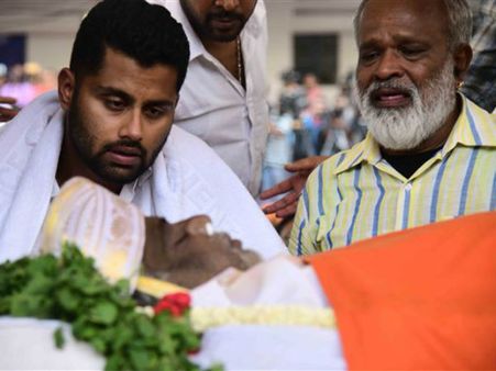 ಮಂಡ್ಯ ಜನರ ಹೃದಯ ಸ್ಪರ್ಶಿಸಿದ ಅಭಿಷೇಕ್ ಕೆಲಸ