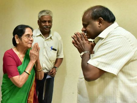 ಸಿಎಂ ಭೇಟಿ ಮಾಡಿದ ಲೀಲಾವತಿ ಮತ್ತು ವಿನೋದ್ ರಾಜ್