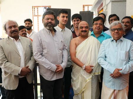 ಶಿವಣ್ಣ-ದ್ವಾರಕೀಶ್ ಜೋಡಿಯ ಹೊಸ ಚಿತ್ರ ಆರಂಭ