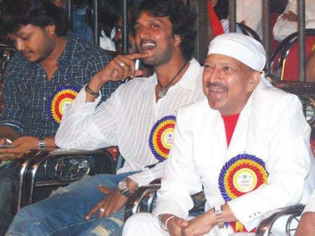 ವಿಷ್ಣು ಸ್ಮಾರಕ ಹೋರಾಟಕ್ಕೆ ಕೈಜೋಡಿಸಲು ಅಭಿಮಾನಿಗಳಿಗೆ ಕರೆ ನೀಡಿದ ಸುದೀಪ್