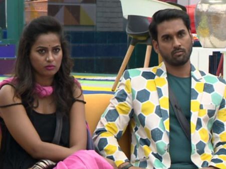 ರಾಕೇಶ್-ಅಕ್ಷತಾ ಹೊರಹಾಕುವಂತೆ ಮೈಸೂರಿನಲ್ಲಿ ಬೀದಿಗಿಳಿದು ಪ್ರತಿಭಟನೆ