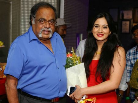 ಅಂಬರೀಶ್ ಸಾವಿನ ಕುರಿತು ಗೊಂದಲದ ಟ್ವೀಟ್ ಗೆ ಹರ್ಷಿಕಾ ಕೊಟ್ಟ ಸ್ಪಷ್ಟನೆ ಇದು.!