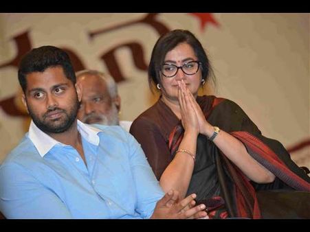 ನಾಡಿನ ಸಮಸ್ತ ಜನತೆಗೆ ಪತ್ರದ ಮೂಲಕ ಧನ್ಯವಾದ ತಿಳಿಸಿದ ಸುಮಲತಾ-ಅಭಿ