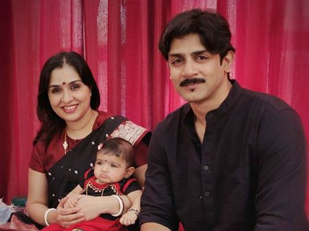ಮುದ್ದು ಮಗಳಿಗೆ ನಾಮಕರಣ ಮಾಡಿದ ಅನು ಪ್ರಭಾಕರ್-ರಘು ಮುಖರ್ಜಿ ದಂಪತಿ