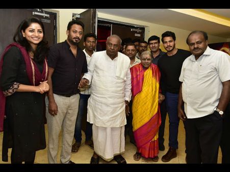 ಮೊಮ್ಮಗನ 'ಸೀತಾರಾಮ ಕಲ್ಯಾಣ' ಮೆಚ್ಚಿದ ತಾತ ಎಚ್.ಡಿ.ದೇವೇಗೌಡ