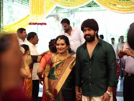 ಸೀಮಂತದಲ್ಲಿ ರಾಧಿಕಾ ಪಂಡಿತ್ ಗೆ ಸಿಕ್ಕ ದುಬಾರಿ ಉಡುಗೊರೆಗಳ ಮೇಲೆ ಐಟಿ ಕಣ್ಣು.!