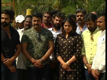 ಹುತಾತ್ಮ ಯೋಧ ಗುರು ಕುಟುಂಬಕ್ಕೆ ಧನ ಸಹಾಯ ಮಾಡಿದ 'ಬೆಲ್ ಬಾಟಂ' ತಂಡ