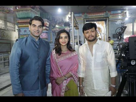 ಗಣೇಶ್ ಅಭಿನಯದ 'ವೇರ್ ಈಸ್ ಮೈ ಕನ್ನಡಕ' ಚಿತ್ರಕ್ಕೆ ಚಾಲನೆ