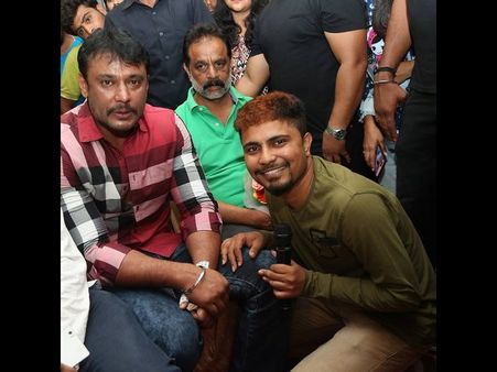 ಕೊನೆಗೂ 'ದರ್ಶನ್ ಗಿಂತ ದೊಡ್ಡ ಸ್ಟಾರ್' ಕೈಯಲ್ಲಿ ಪೋಸ್ಟರ್ ರಿಲೀಸ್ ಮಾಡಿದ ಪ್ರಥಮ್