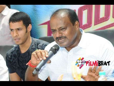 ಏನು.. ಮಂಡ್ಯದಲ್ಲಿ 'ಸೀತಾರಾಮ ಕಲ್ಯಾಣ' ಫ್ರೀ ಟಿಕೆಟ್ ಹಂಚುತ್ತಿದ್ದಾರಾ?